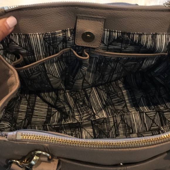 Vince Camuto handbag - Picture 3 of 4